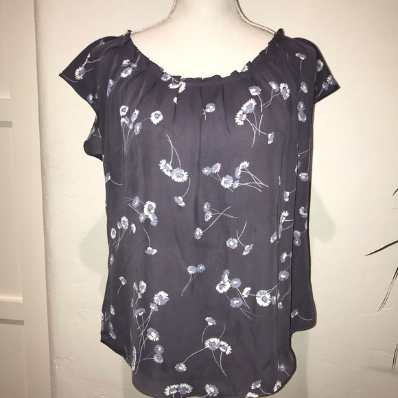 LC Lauren Conrad Tops - 📂Lauren Conrad Top Grey/Blue Floral M